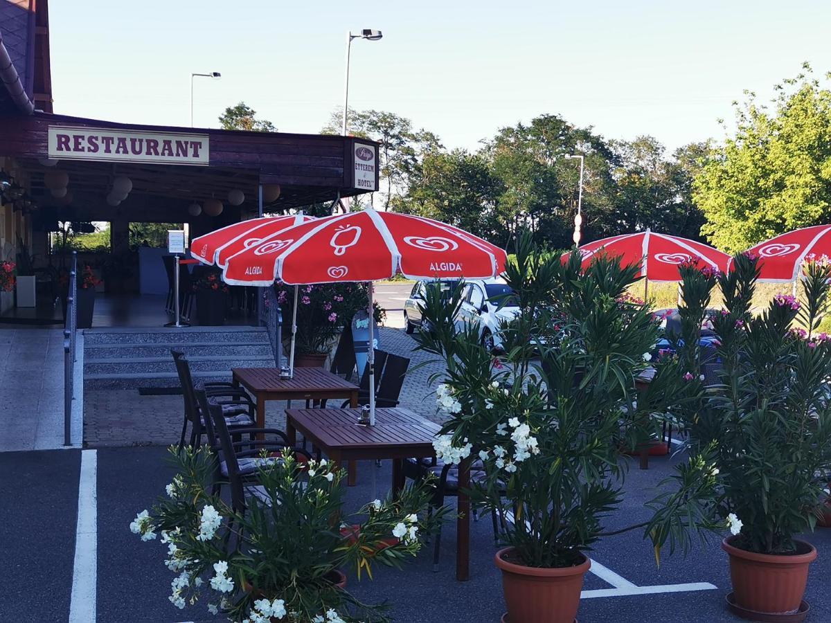 Patyi Etterem Es Hotel Bögöte Екстериор снимка