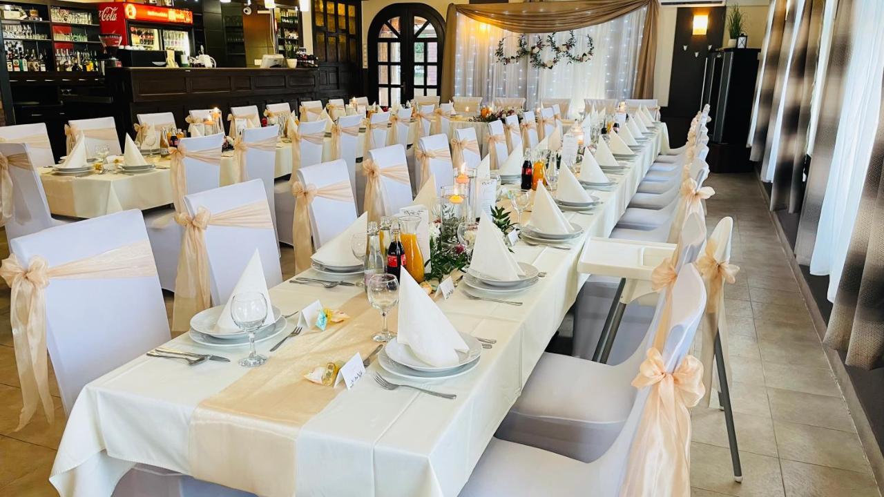 Patyi Etterem Es Hotel Bögöte Екстериор снимка