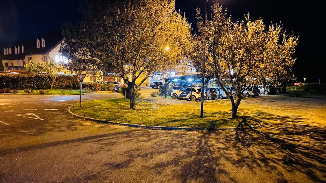 Patyi Etterem Es Hotel Bögöte Екстериор снимка